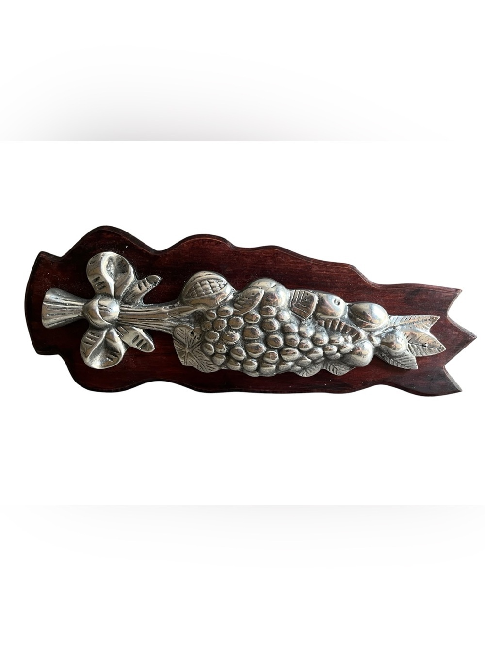Silver and Wood Grape Wall Decor Plaque good for a kitcken decor $30 - Picture 2 of 6